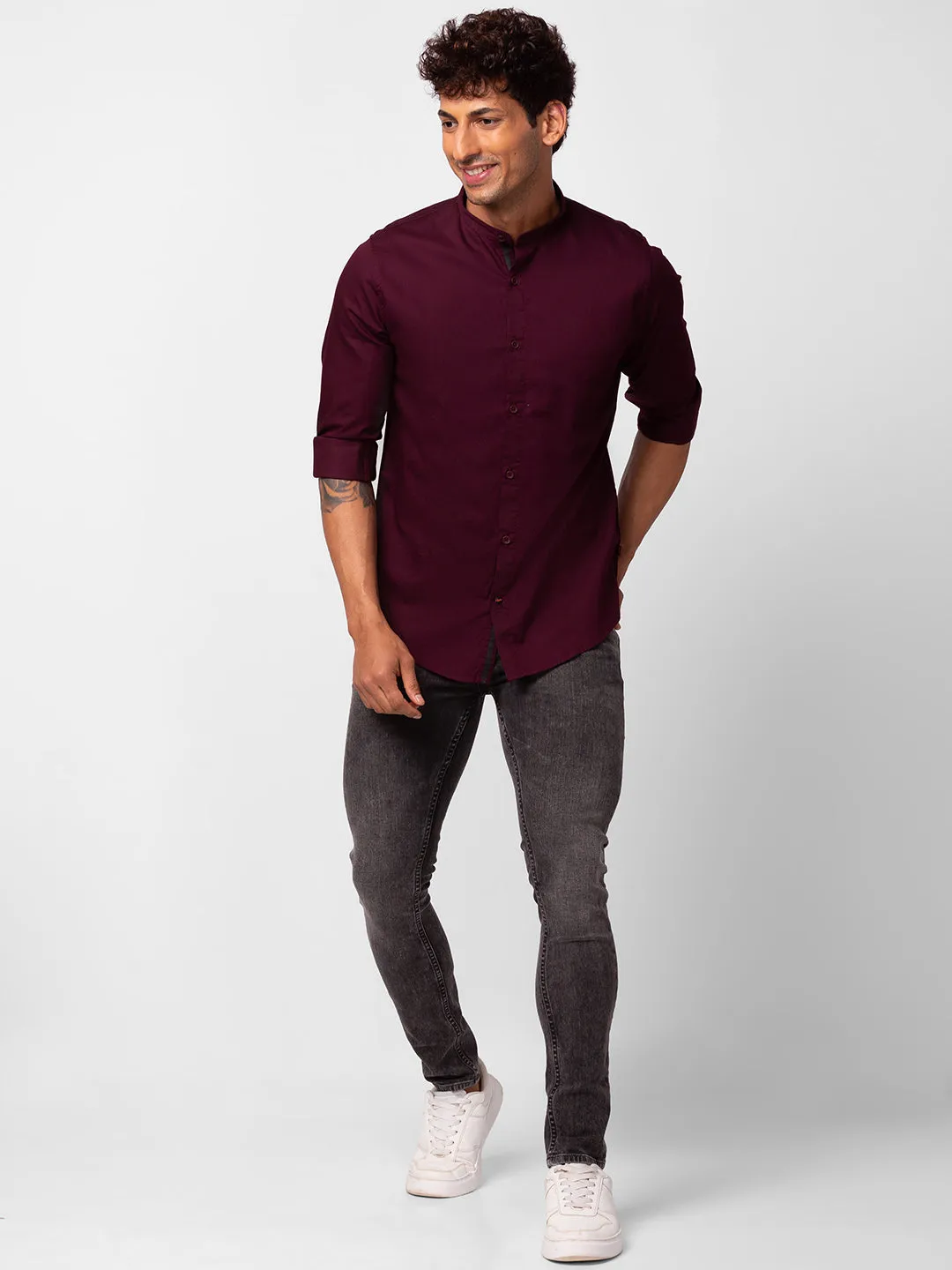 Spykar Men Wine Red Cotton Slim Fit Plain Shirt